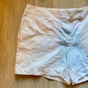 ANN TAYLOR LOFT WHITE SHORTS